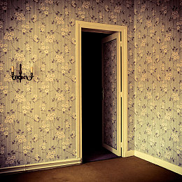 七月电子厂全景沟：锈蚀夕阳下的引擎挽歌，穿梭于意识觉醒的工业残骸-2