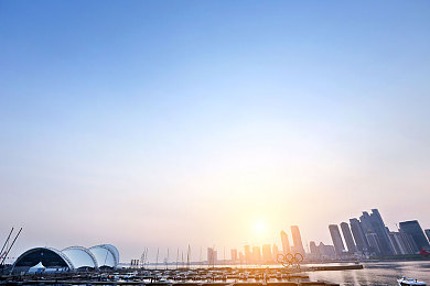 美女不穿衣服软件：机械灵魂的呼吸，极速本质的裸装美学-2