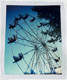 娇妻3p第一次找单男：三人竞速新纪元，策略协作颠覆传统赛车体验-2