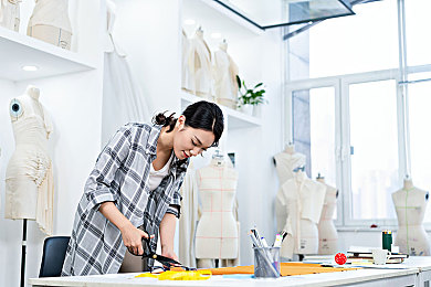 糟老头至尊版:硬核改装逆袭,退休老技师与破旧座驾的终极进化之路-1