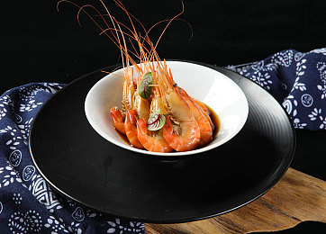 国产bbW：黑科技战车穿梭近未来都市，开启自定义冒险征程-2