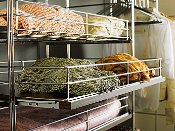 老男人玩弄小嫩批：经典与电驱的终极对决，极品飞车新作上演跨世代竞速