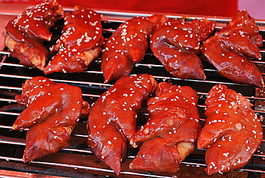 国产成人情色：引擎轰鸣与情感交织，都市狂飙霓虹情缘今日正式上线深度解析-1