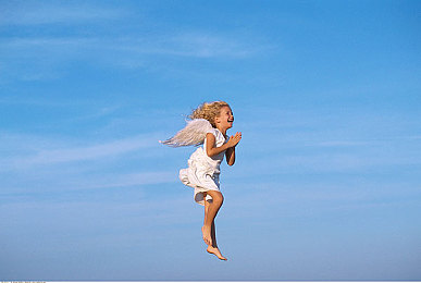 一女孩和一男孩打扑克视频软件：卡牌策略驱动极速狂飙，智慧博弈重塑赛道风云