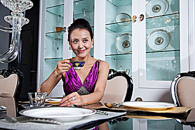 亚州韩国日本区一区二区：极速穿梭，霓虹与樱花的东方竞速诗篇-1