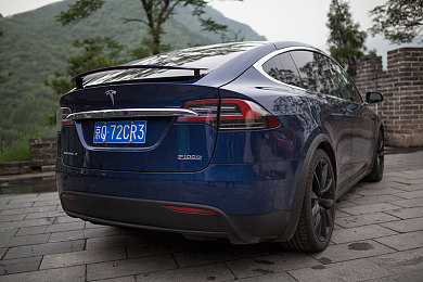 扒开美女屁股：赛车游戏深度调校揭秘，华丽外观下的性能革命引发玩家热议