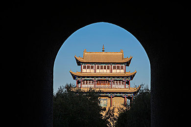 亚洲韩国日本一区二区：极速分野，东方双轨的视觉盛宴与操控哲学