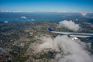 打扑克的剧烈运动全过程：策略与速度交织，狂野飙车扑克牌手带来脑力狂飙新体验