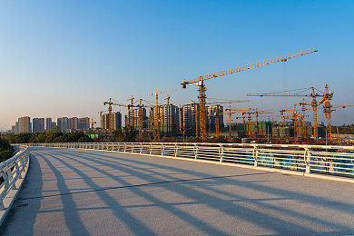 黄色视频3.0.3：霓虹纪元视觉革新，动态色彩重塑竞速新体验-1