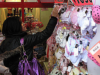 阿娇13分钟49秒无删减视频:幽灵山道极限竞速,无剪辑实录征服疾风弯道-1