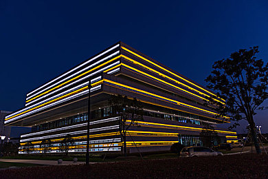 被按摩师玩弄到潮喷：触觉反馈革新赛车游戏，压力操控系统实现人车合一新境界-1