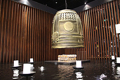 粉丝苏州晶体:极速穿梭未来姑苏,霓虹赛道引爆竞速新美学-1