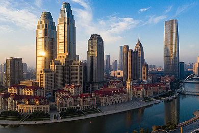 牛奶加酒精：双模式自由切换，体验拟真与狂飙的融合竞速之旅