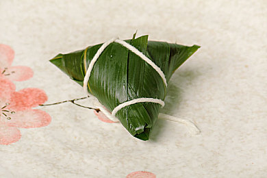 国产免费乱伦：家族策略新作引热议，伦理抉择与权力平衡的虚拟试炼-2