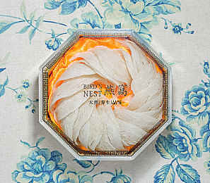 亚洲电影国产成人：霓虹城速度诗篇，电影化叙事驱动硬核赛车新体验