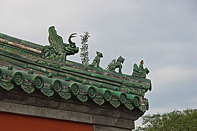 国精产牛牛一区一区三区有：极速传说，分区竞技场诞生本土车神传奇