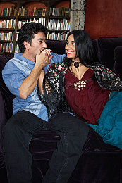 黄色软件下载3.：霓虹幻影，疾驰于虚拟都市的觉醒之旅