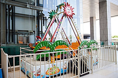 18摸app：车库传奇，指尖策略竞速收藏之旅