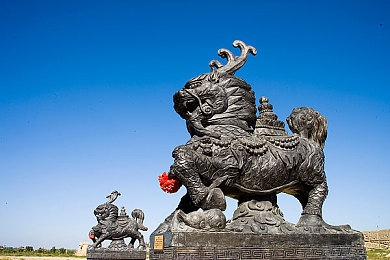 东京热成人app免费：未来都市竞速新作发布，挑战模式免费解锁顶级改装