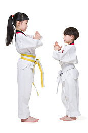 黄色软件下载大全3.0.3在线观看：极速幻影，虚拟车库无限改装与实时竞速风云-2