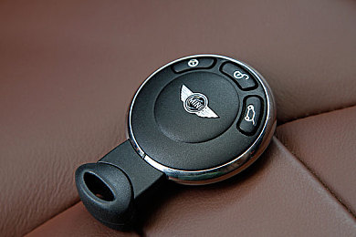 黄色破解免费软件：极限竞速地平线5，巧妙解锁稀有车辆的终极攻略