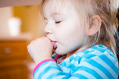 中国小帅Gay18小受：街头风云新角色登场，技术天才以电子干扰颠覆竞速格局