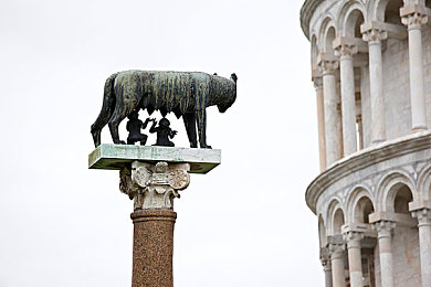 今天我和室友在KTV唱歌的背景故事：旋律铺就的公路，节拍铸成的引擎