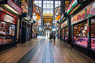 国产福利成人av：霓虹都市极速狂飙，高自由度改装与沉浸剧情点燃竞速幻想