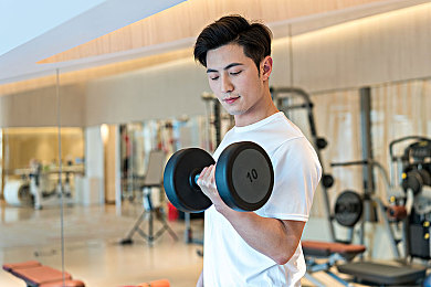 男生和女生插插插软件：双人协同驾驶，精密插件对接竞速挑战