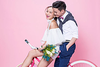 国产av剧情片:方向盘上的中国,公路记忆的时光胶囊-1