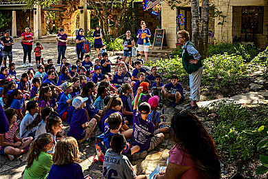 李蓉蓉爱豆女演员：跨界新游今日上线，偶像与赛车手双面人生的破壁之旅
