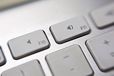 男日女APP：极速双生，机械咆哮与智能流光的赛道对决