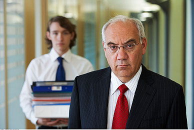 综合色综合：疾驰调色盘，赛道上的视觉竞速艺术