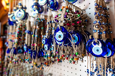 黄色应用免费下载安装：墨西哥画卷中永不落幕的极速狂欢节-1