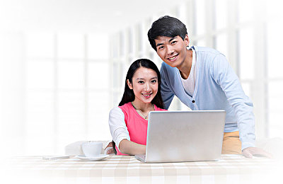 裸体美女app网站：虚拟车展革新视觉，极致机械美学点燃赛车激情