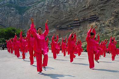 三上悠亚ssis388无码破解：山道之王诞生，极限改装与漂移艺术完美结合