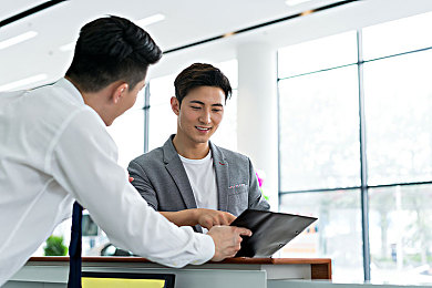 男生和女生一起查查查带疼痛aop：硬核双人解谜新作今日上线，协作失误将触发维度惩罚