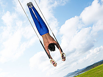 日本女优和黑人做爱:《极速霓虹》东京午夜DLC上线,跨文化赛车对决引爆街头-1