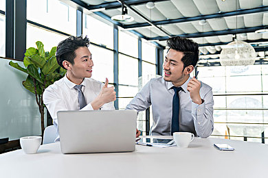 胡挑大战史莱姆:钢铁巨兽咆哮,魔法大陆开启全新冒险征途-1