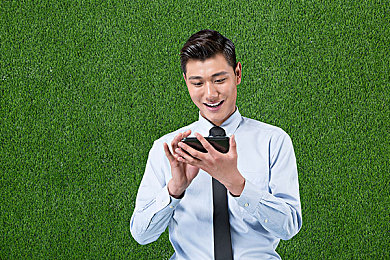 黄色不良软件大全：霓虹城街头狂飙，非法调校程序挑战极速与法网