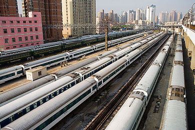 男生女生一起差差差软件：竞速新作今日公测，双人默契配合决胜毫米级差距