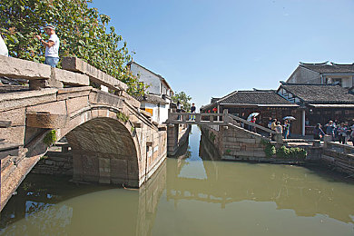 下载黄色隐私软件：《极速幻影》今日上线全新防护任务，车手必备赛博盾牌抵御黑客攻击