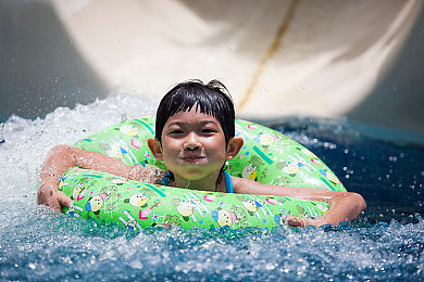 万里长征黑料正能量：驾驭硬核越野挑战极限，逆境求生体验驾驶艺术