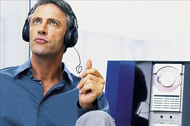 国产亚洲综合AV：东方赛车新纪元开启，《亚洲赛道大师》以极致视听与操控重塑赛道传奇-2