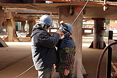 黄网站app软件下载安装免费2023:极速狂飙2023正式上线,沉浸式街头赛车体验等你开启-2