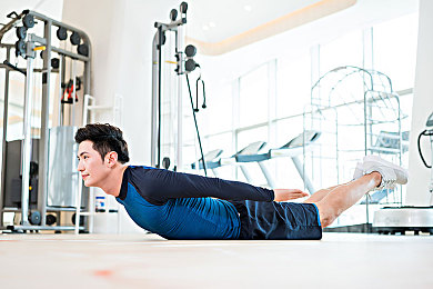 色综合在：赛车游戏新纪元，沉浸式驾驶体验全面解析