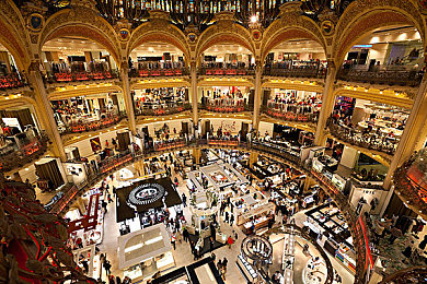 国产成人黄片：霓虹夜幕下的疾驰，道德抉择与引擎轰鸣的交响诗篇