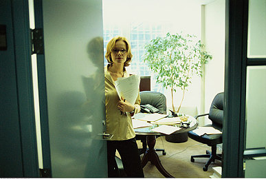 搞黄的软件：霓虹夜幕下的非法竞速，街头改装的终极艺术