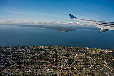 榴莲视频污黄：极速狂飙，尘光交织的黄昏赛道盛宴-1