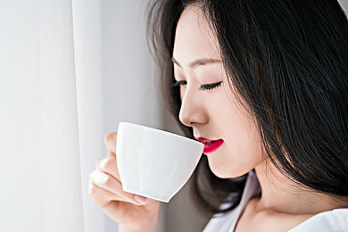 黄色标志性软件下载：《极限竞速：地平线5》经典涂装热潮，玩家争相下载亮黄赛道印记